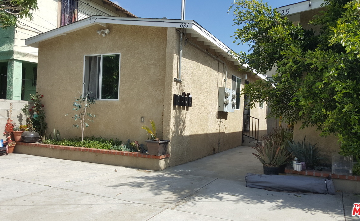 621 E 22nd St, Los Angeles, CA 90011 - Photo 1