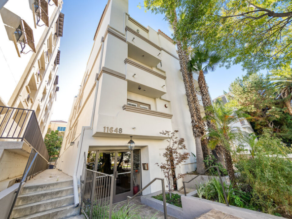 11648 Mayfield Ave 303, Los Angeles, CA 90049