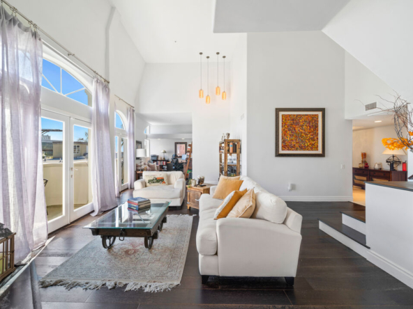 11690 Montana Ave Apt 308, Los Angeles, CA 90049