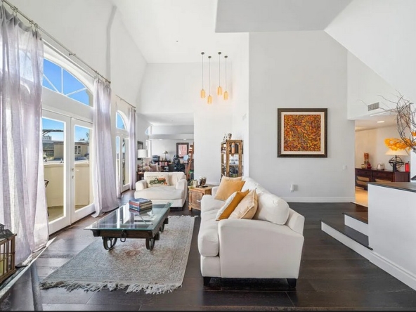 11690 Montana Ave APT 308, Los Angeles, CA 90049